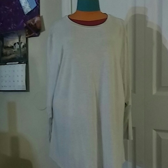 H by Halston Tops - 💙3/4 length sleeve Halston soft cream top💙